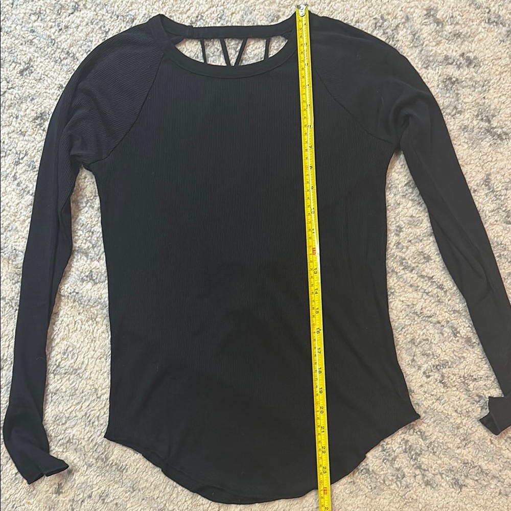 NWT - Chaser lightweight ribbed Black Long Sleeve Top with criss cross back - Picture 4 of 5